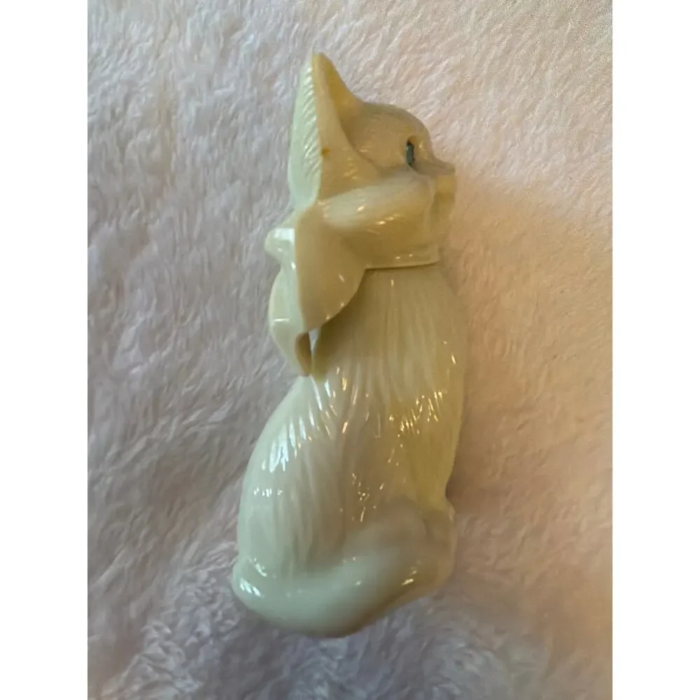Vintage Avon White Cat Cologne Bottle Rhinestone Eyes Milk Glass Empty 4.5